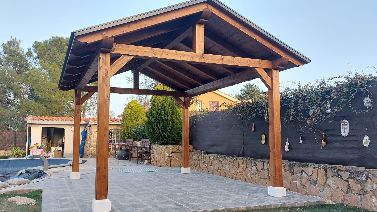 Cenador de Madera Premium a Dos Aguas (5.4x4m)